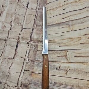 Town & Country Slicing Bread Knife 9” Serrated Stainless Wood Handle Vintage USA